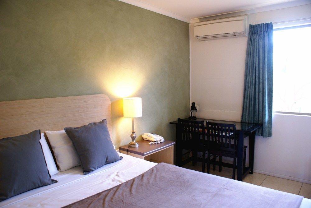 Galaxy Mackay Motor Inn Bagian luar foto