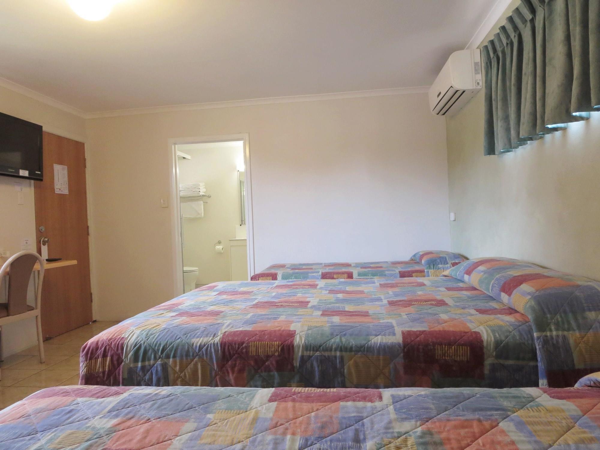 Galaxy Mackay Motor Inn Bagian luar foto